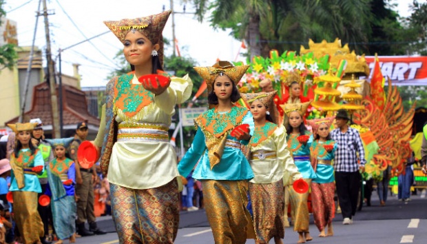 karnaval-dan-reog-kenangan-terindah-menyambut-hut-kemerdekaan-indonesia
