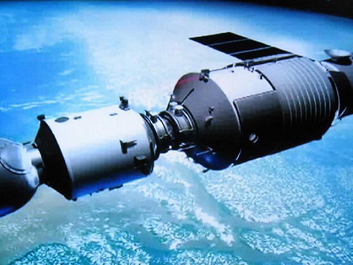 saingi-nasa-cina-gabung-rusia-untuk-bikin-pangkalan-di-bulan-pada-2035