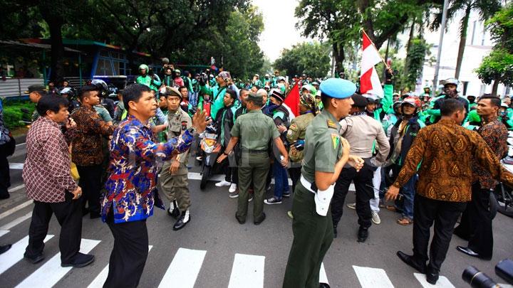 Ojek Online Minta Tarif Naik, YLKI: Masak Lebih Mahal dari Taksi?