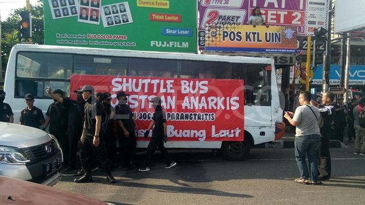 Demo Tolak NYIA Rusuh, Warga Yogya: Gawe Rusuh, Buang ke Laut