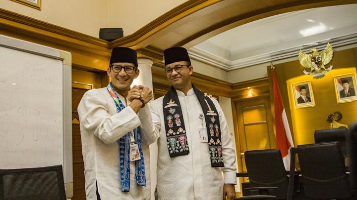 Ditinggal Sandiaga Uno, Mata Anies Baswedan Berkaca - kaca