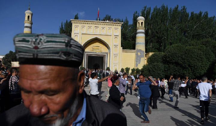 bungkam-soal-uighur-oki-dituduh-takut-dengan-cina