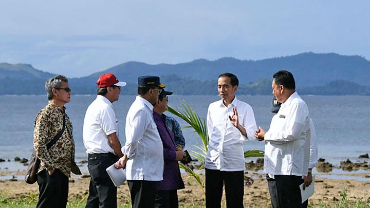 Berkunjung ke Bunaken, Jokowi Gelar Rapat Kabinet di Kapal