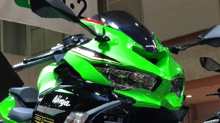 Gak Perlu Nebak Nebak Lagi, Harga Kawasaki ZX25R Sudah Diumumkan