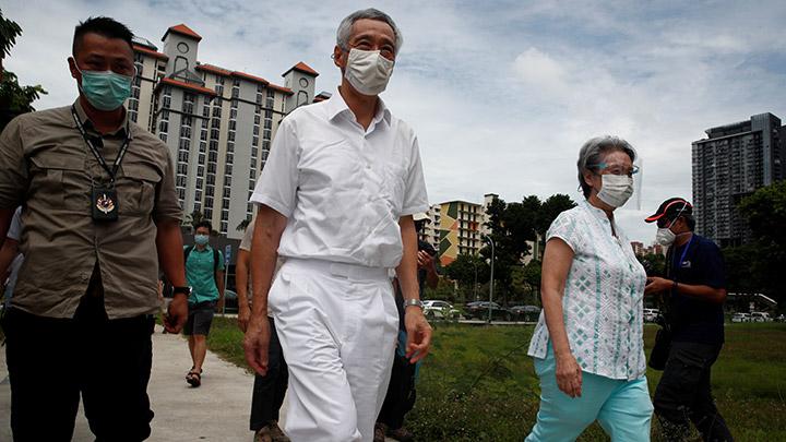 PM Singapura: Covid-19 Telah Menjadi Penyakit Ringan seperti Flu