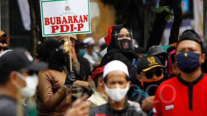 demo-tolak-ruu-hip-dan-omnibus-law-jalan-di-depan-dpr-ditutup