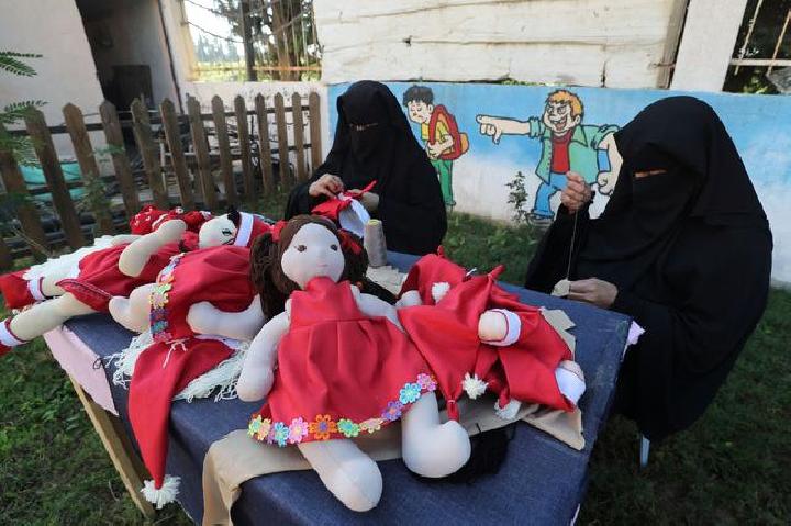 Warga Muslim Ikut Memeriahkan Perayaan Natal di Gaza.