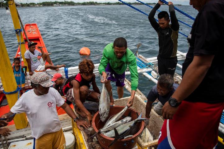 nelayan-filipina-diintimidasi-kapal-cina-saat-memancing-di-laut-cina-selatan