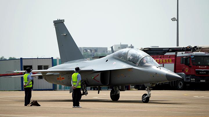 cina-bergantung-pada-teknologi-ukraina-dari-kapal-induk-sampai-jet-tempur