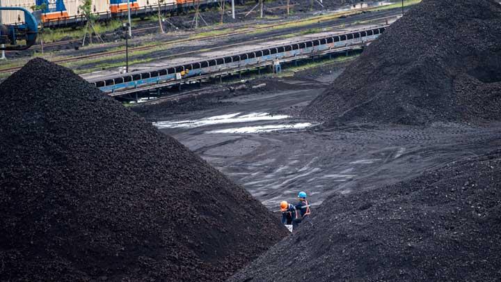 jokowi-cabut-2078-izin-pertambangan-jatam-tak-perlu-diapresiasi