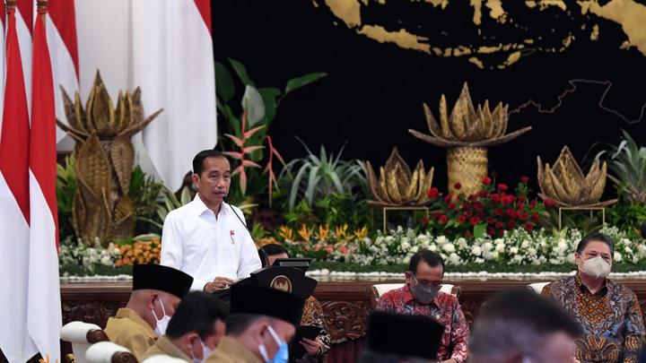 Sindiran Jokowi untuk Pejabat: Krisis Malah ke Luar Negeri, Dipamerin di Instagram