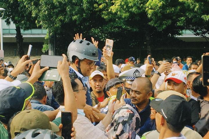 Kedatangan Anies di Bunderan HI Disambut Antusiame Warga, Diteriaki Presiden 2024