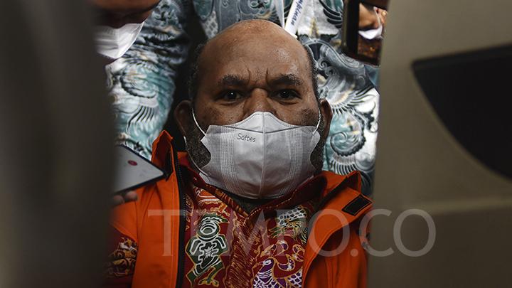 Warga Papua Diklaim Tangisi Lukas Enembe yang Ditahan KPK karena Korupsi