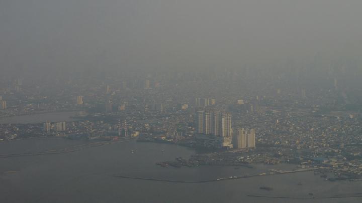 Tidak Sehat, Kualitas Udara Jakarta Terburuk Kedua di Dunia pada Minggu Pagi