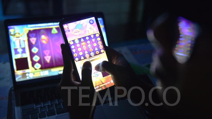 Ini Ancaman Sanksi Bagi ASN dan TNI-Polri yang Main Judi Online