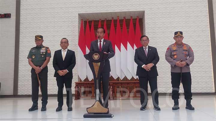 Batal Ngantor di IKN Bulan Ini, Jokowi: Hujan Deras Banget