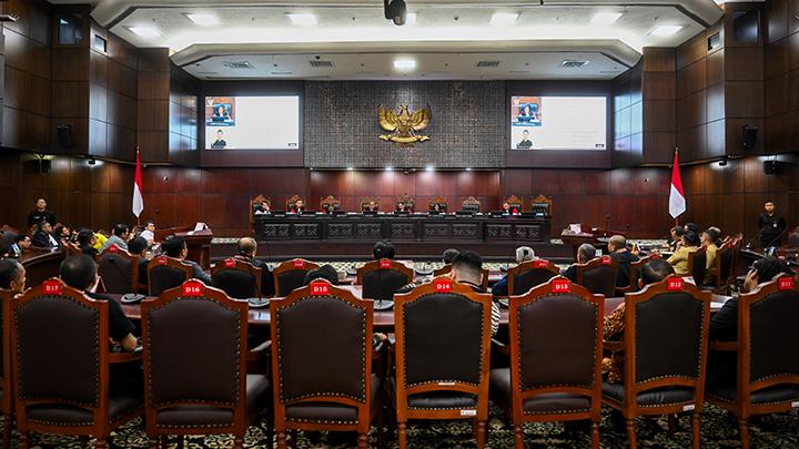 Kawal Putusan MK, Guru Besar Aktivis Akan Turun ke Jalan Lawan Pembangkangan DPR