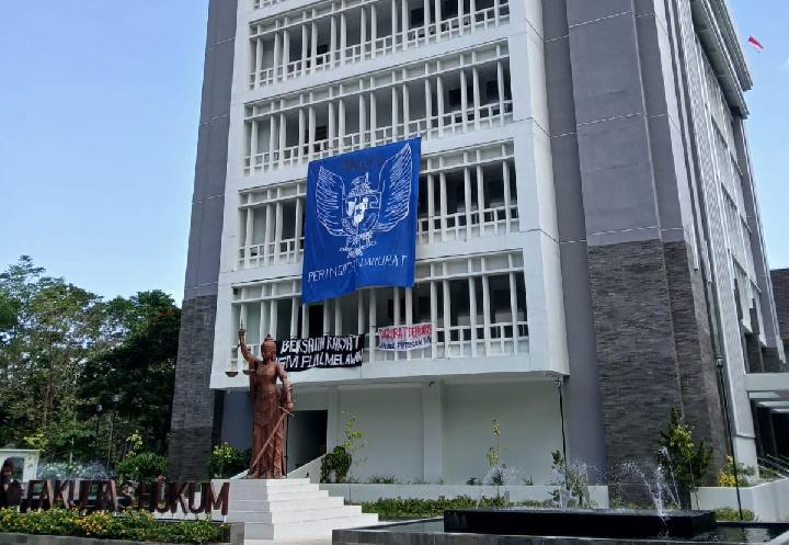 BEM KM UGM Tegaskan akan Kawal Proses Turunnya Presiden Jokowi