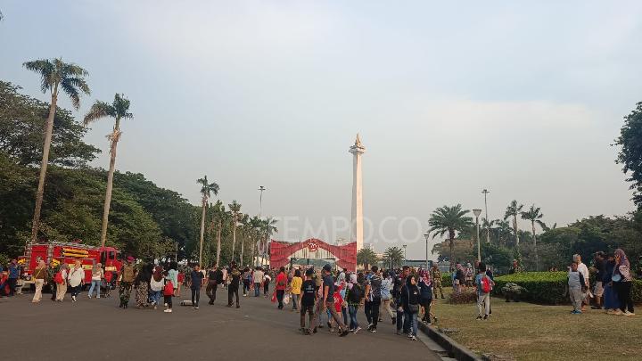 Prabowo dan Gibran Sambut Jokowi saat Tiba di Lokasi HUT ke-79 TNI