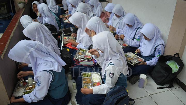 Istana Akui Ada Daerah Pakai Uang Pribadi Prabowo untuk Makan Bergizi Gratis