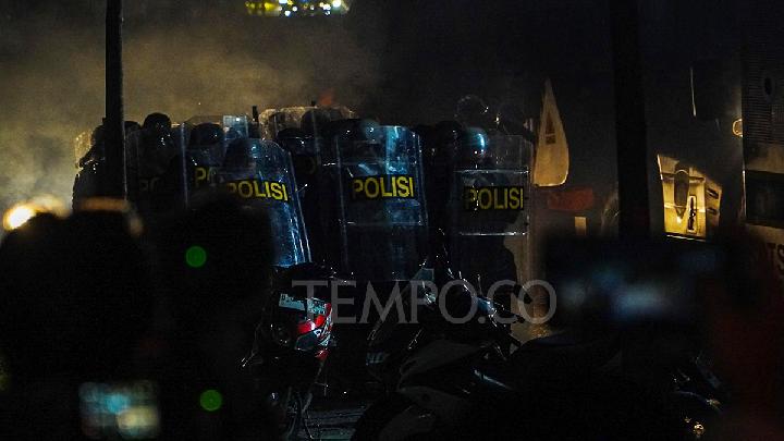 LBH Jakarta soal Sosok Diduga Intel Todongkan Senjata ke Massa Penolak UU TNI: Bahaya