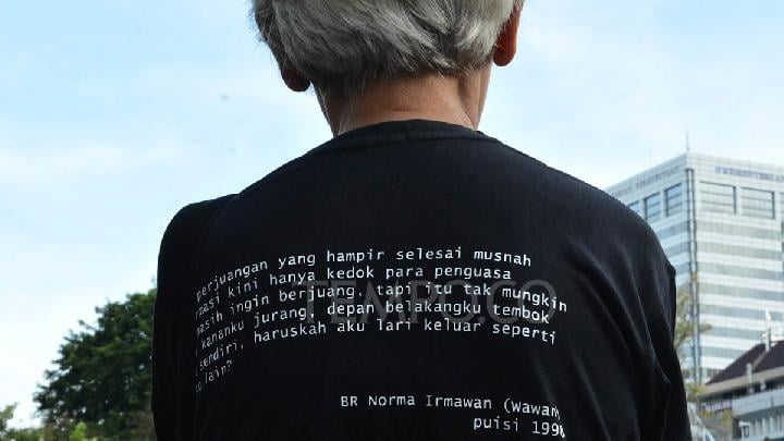 Aksi Kamisan ke-862: Aktivis Desak Pemerintah Hentikan Penulisan Ulang Sejarah