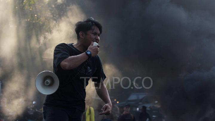 Rusuh Kwitang Berlanjut, Jalan Senen Ditutup Total