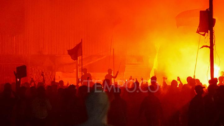 Catatan PSHK dan LBH Jentera Soal Kekerasan Polisi dalam Menangani Demonstrasi