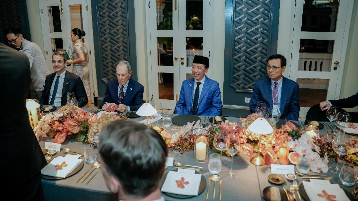 Bloomberg Juluki Jokowi Politikus Jalanan, Setara Bill Clinton