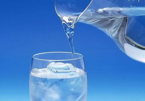 Berapa Banyak Air Harus Diminum untuk Turunkan Berat Badan?