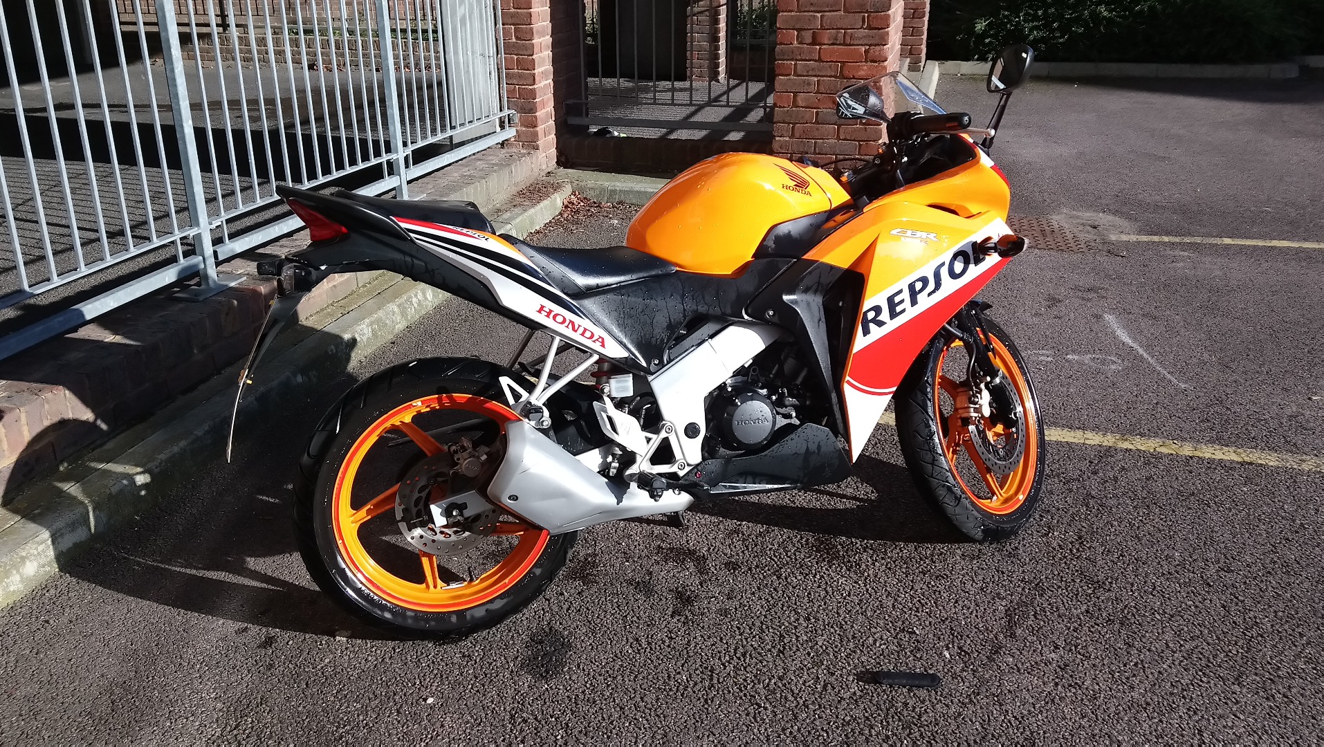 Motor Sport Fairing Honda Bermesin 125cc, Seperti Apa Bentuknya?