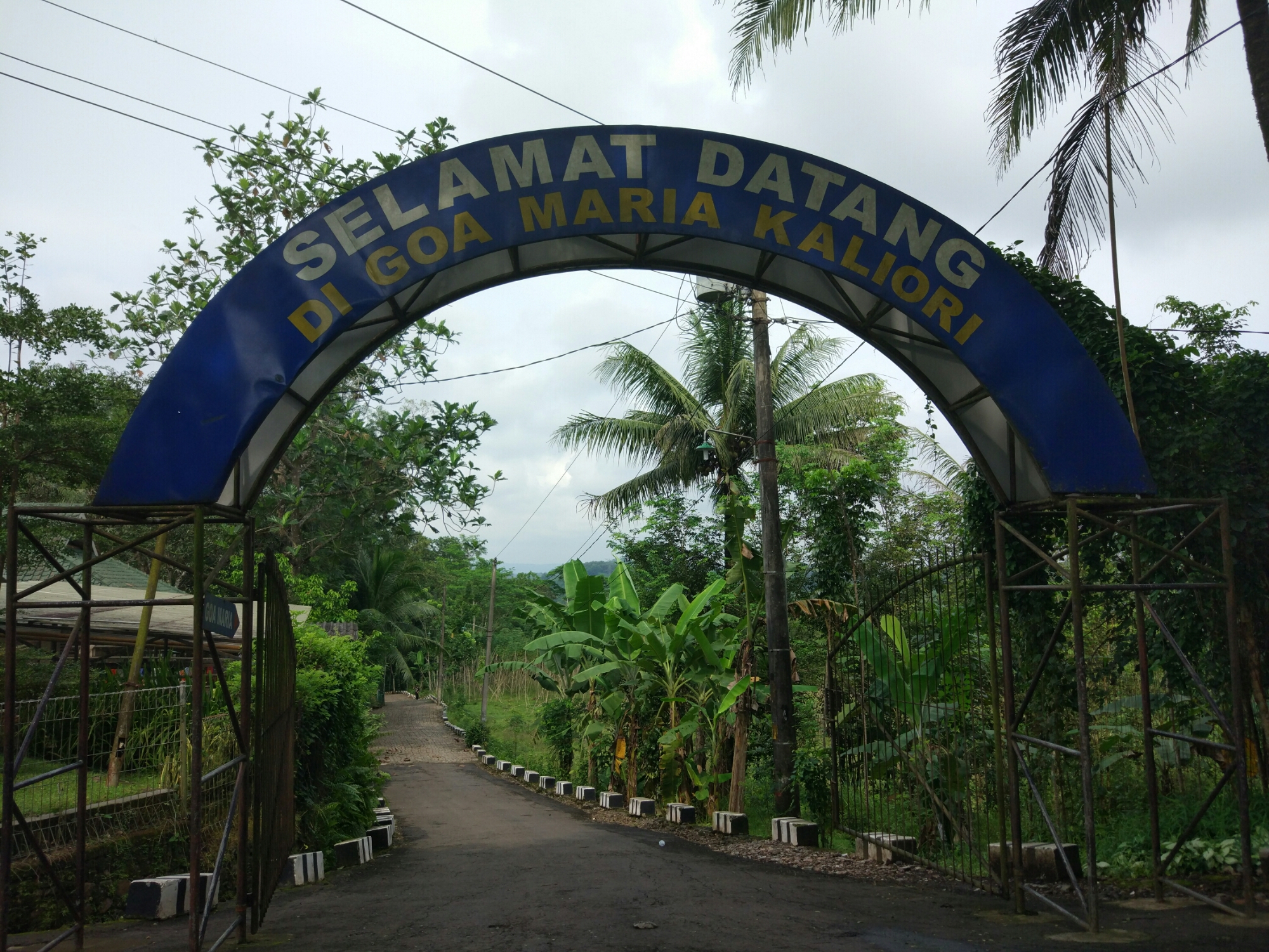 &#91;CoC Regional: Lokasi Wisata&#93; Gua Maria Kaliori, Tempat Ziarah Terlengkap Lokal