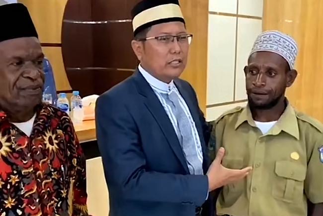 MANTAP! Ustaz Muda Papua Ini Jabat Tiga Pengurusan, NU, Muhammadiyah dan MUI