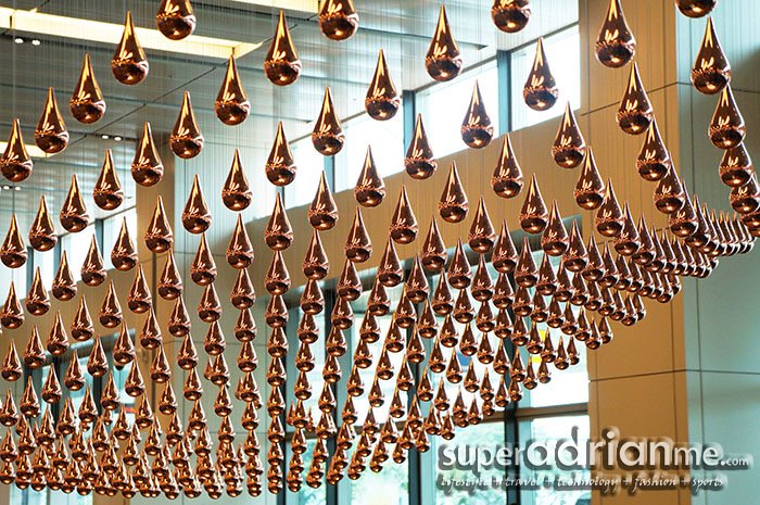 Wowww!! Hujan Kinetik di Singapores Changi Airport