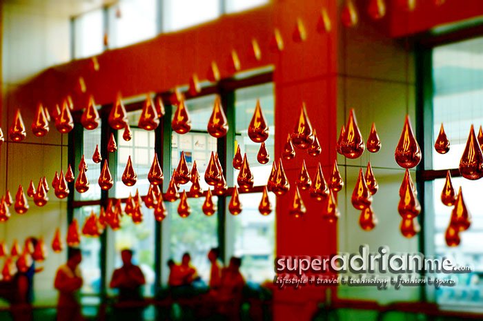 Wowww!! Hujan Kinetik di Singapores Changi Airport