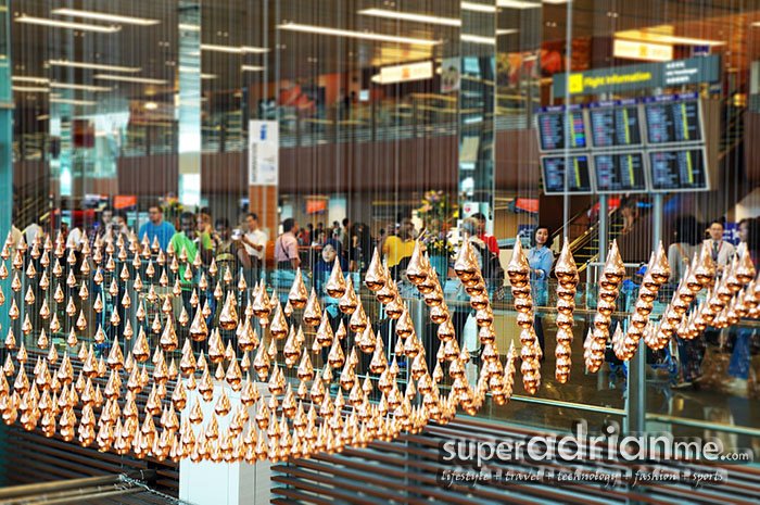 Wowww!! Hujan Kinetik di Singapores Changi Airport