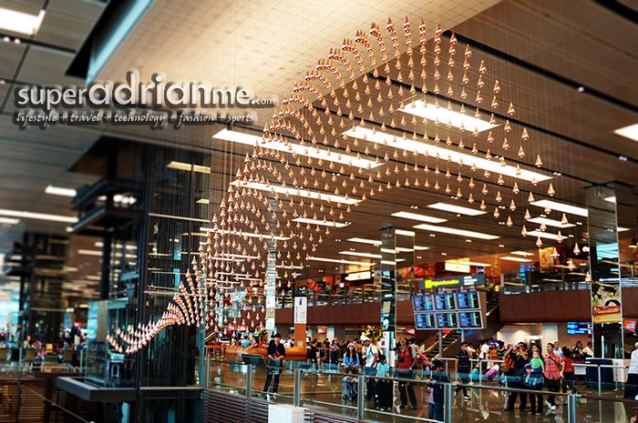 Wowww!! Hujan Kinetik di Singapores Changi Airport