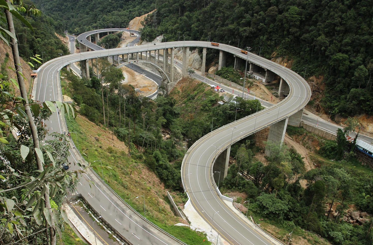 Jembatan-Jembatan yang Menjadi Ikon diberbagai Kota di Indonesia