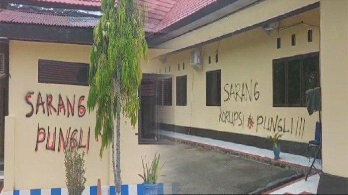 Polisi yang Coret Dinding Polres Bertuliskan 'Sarang Pungli' Bantah Gangguan Jiwa