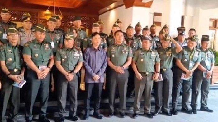DISPENAD Klarifikasi Postingan Goenawan Mohamad soal Foto TNI Bersama Gibran