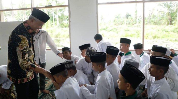 ganjar-pranowo-bersama-pemprov-bangun-pesantren-tenaga-surya