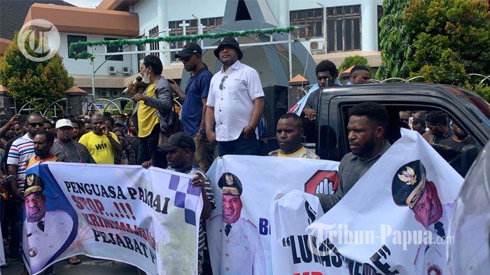 Gubernur Lukas Enembe Diperiksa KPK, Massa:Jakarta Setop Kriminalilasi Pejabat Papua!