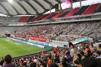 Pengalaman nonton pertandingan sepakbola Korea League &#91; FC Seoul vs Seongnam &#93;