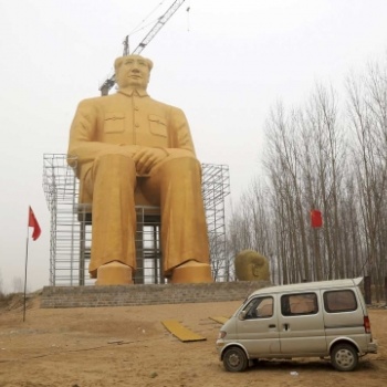 China bangun patung emas Mao Zedong raksasa seharga selangit