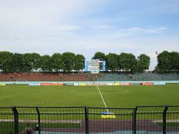 STADION MEGAH INDONESIA YANG TERBENGKALAI