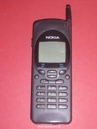 Ponsel Hitam Putih Nokia yang Melegenda