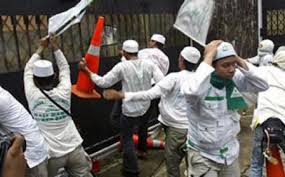 (pecat!!!!) Adik Uje Sebut Aksi Unjuk Rasa FPI Selalu Koordinasi dengan Gerindra