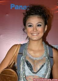 Agnes Monica vs Indah Dewi Pertiwi, Mana Fav Agan with Poll Vote