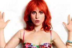 Poto Hotnya Hayley Williams (Lead Vokal nya Paramore) kesebar di Twitter, kasihan gan