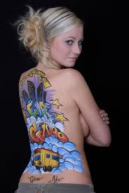 Body Painting Keren-Keren Gan..